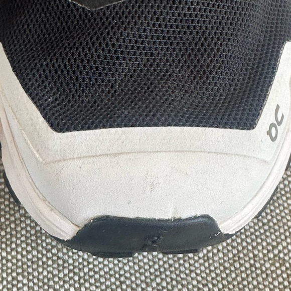 On Running “Cloudultra” Running Shoes in Black/White Women’s Size 9 - Picture 13 of 14